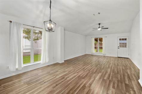 405 Thunderstorm Avenue Lockhart TX 78644