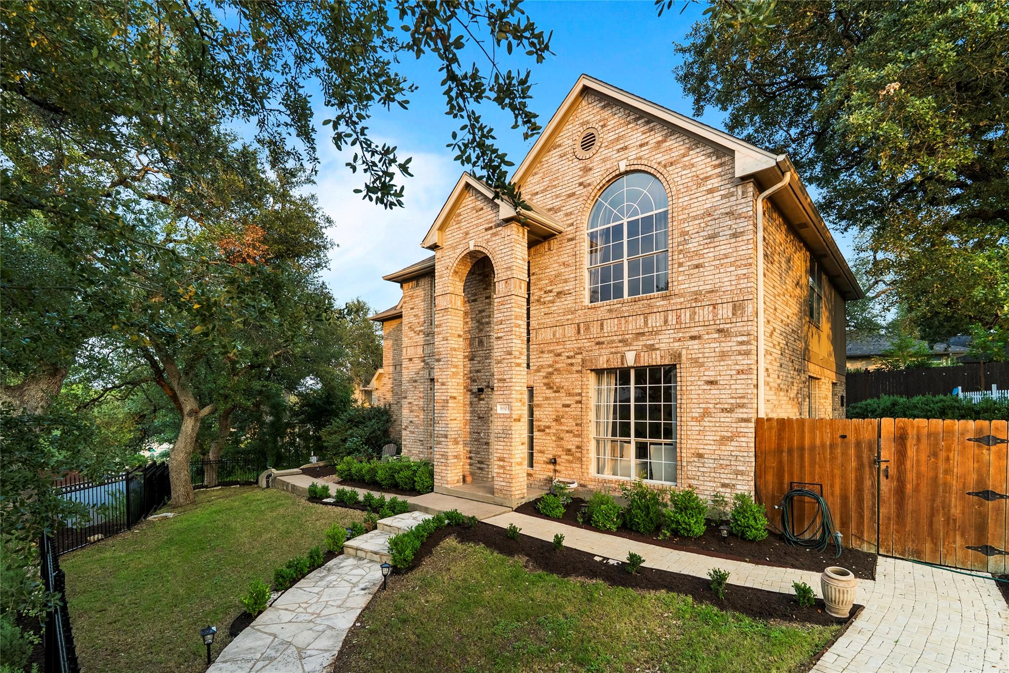 6803 Breezy Pass Austin TX 78749