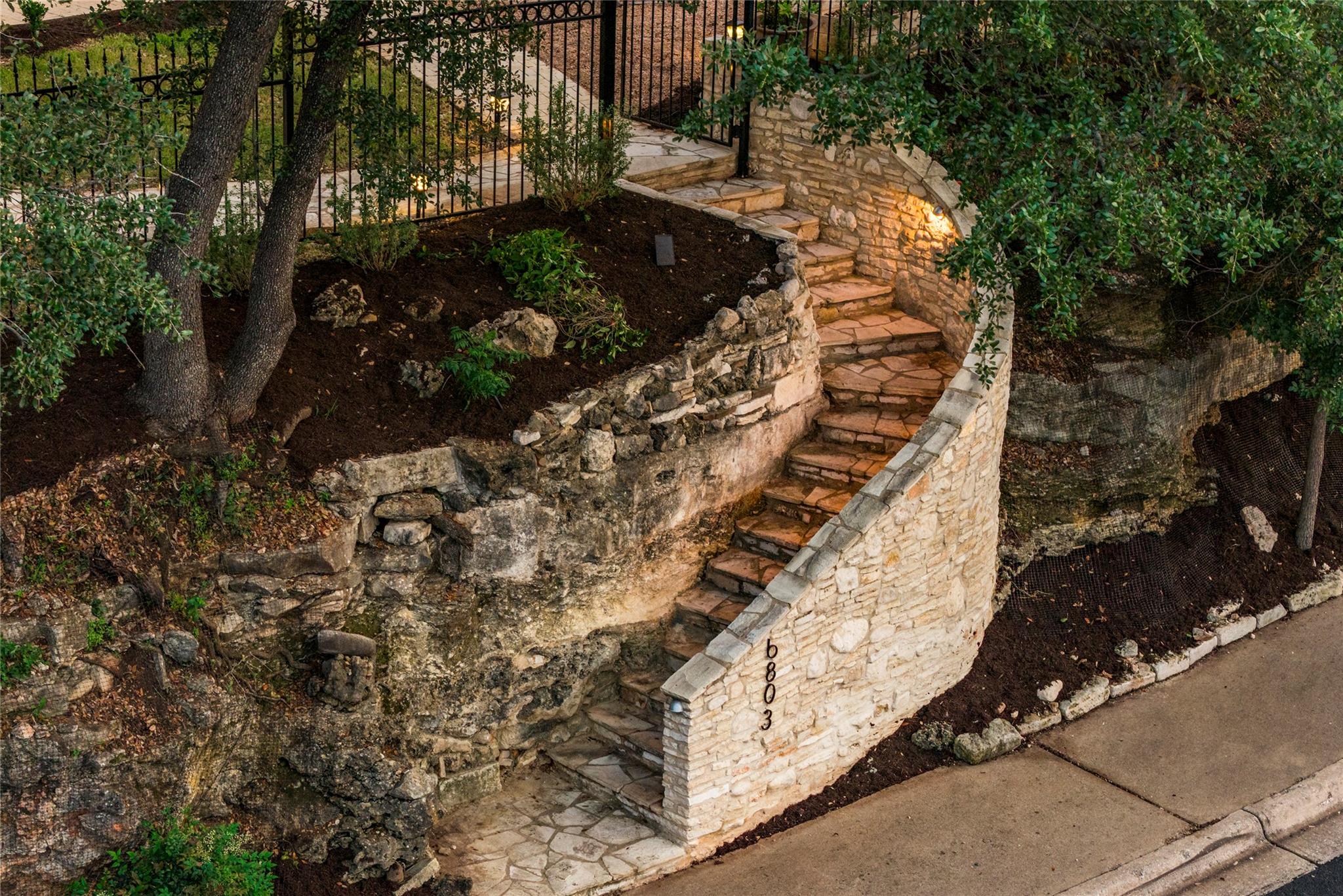 6803 Breezy Pass Austin TX 78749