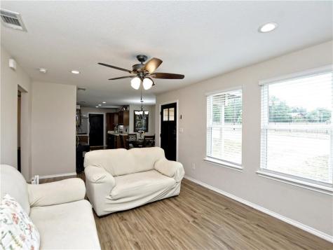 504 W 2nd Street Elgin TX 78621