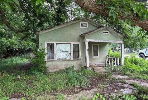 409 Lee Street Smithville TX 78957