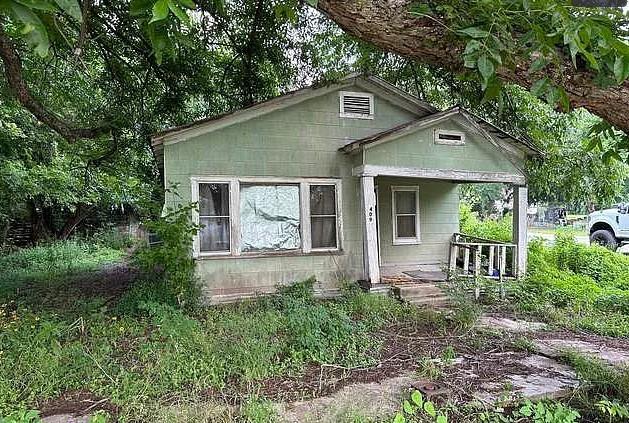 409 Lee Street Smithville TX 78957