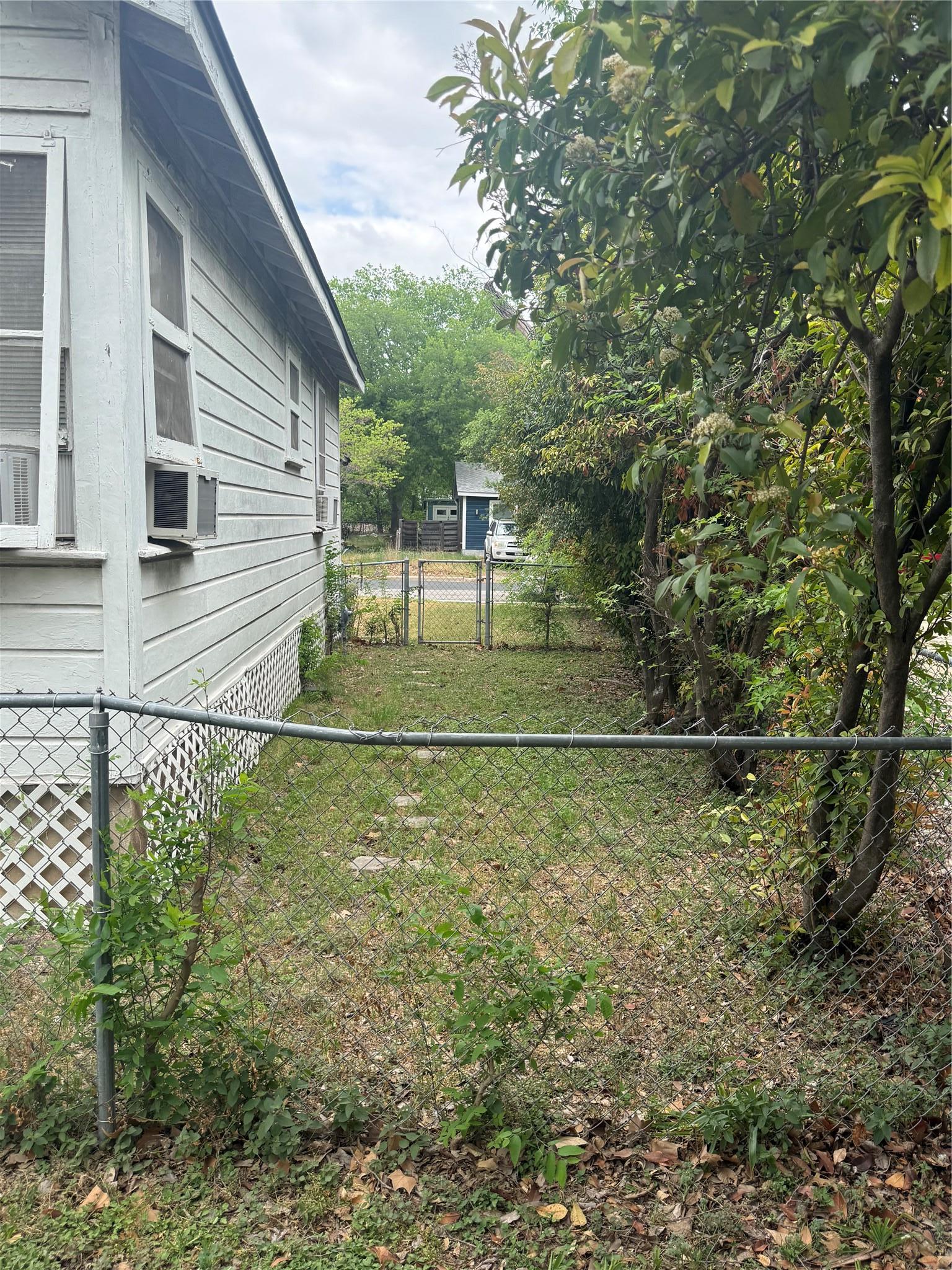 5702 Duval Street Austin TX 78752