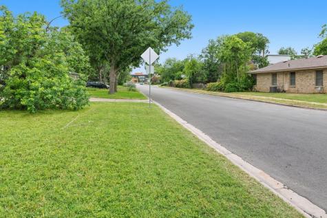8207 Lazy Lane Austin TX 78757