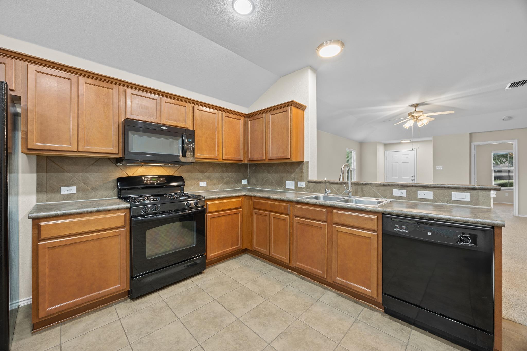 418 Nottingham Loop Kyle TX 78640