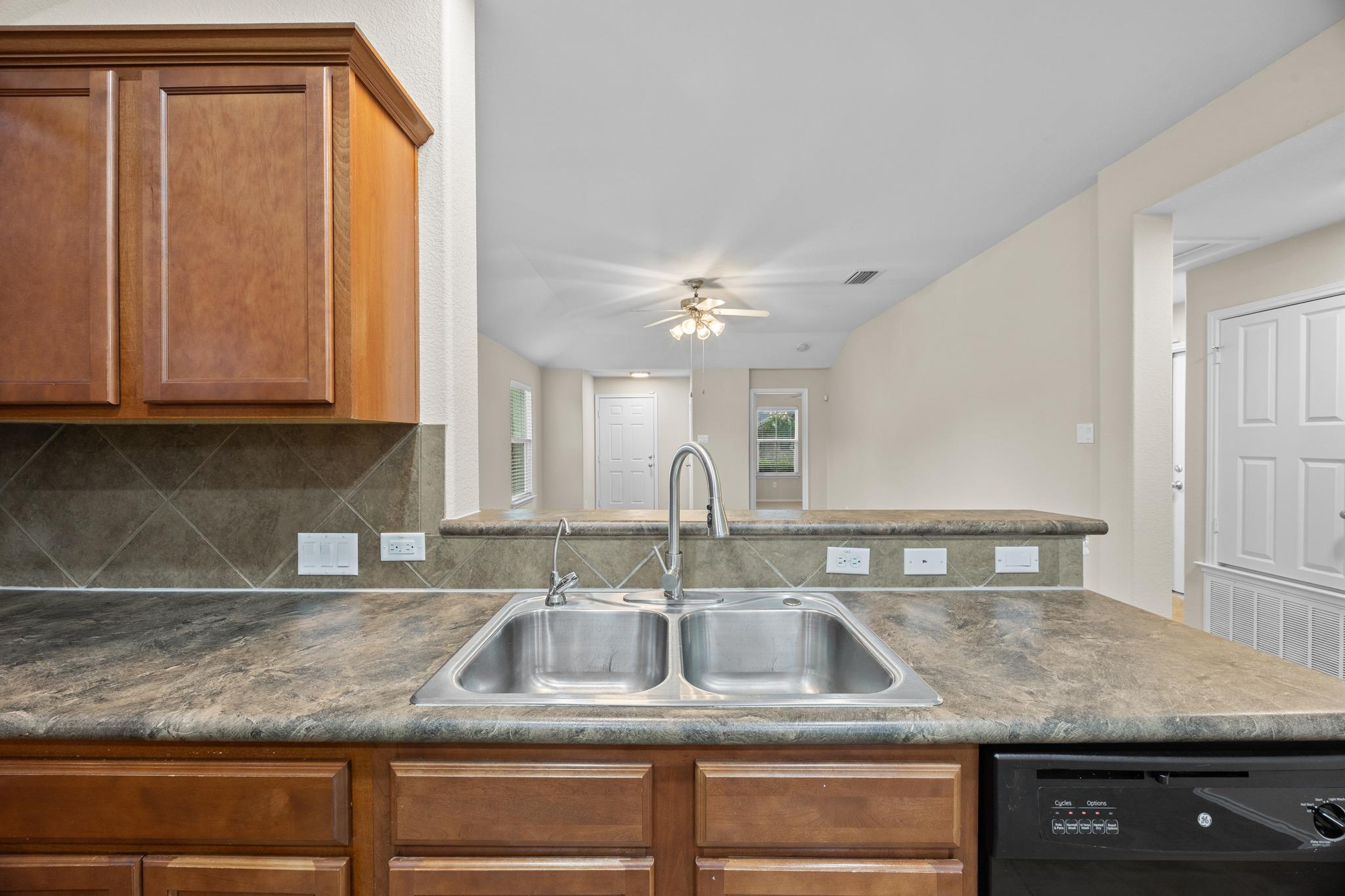 418 Nottingham Loop Kyle TX 78640