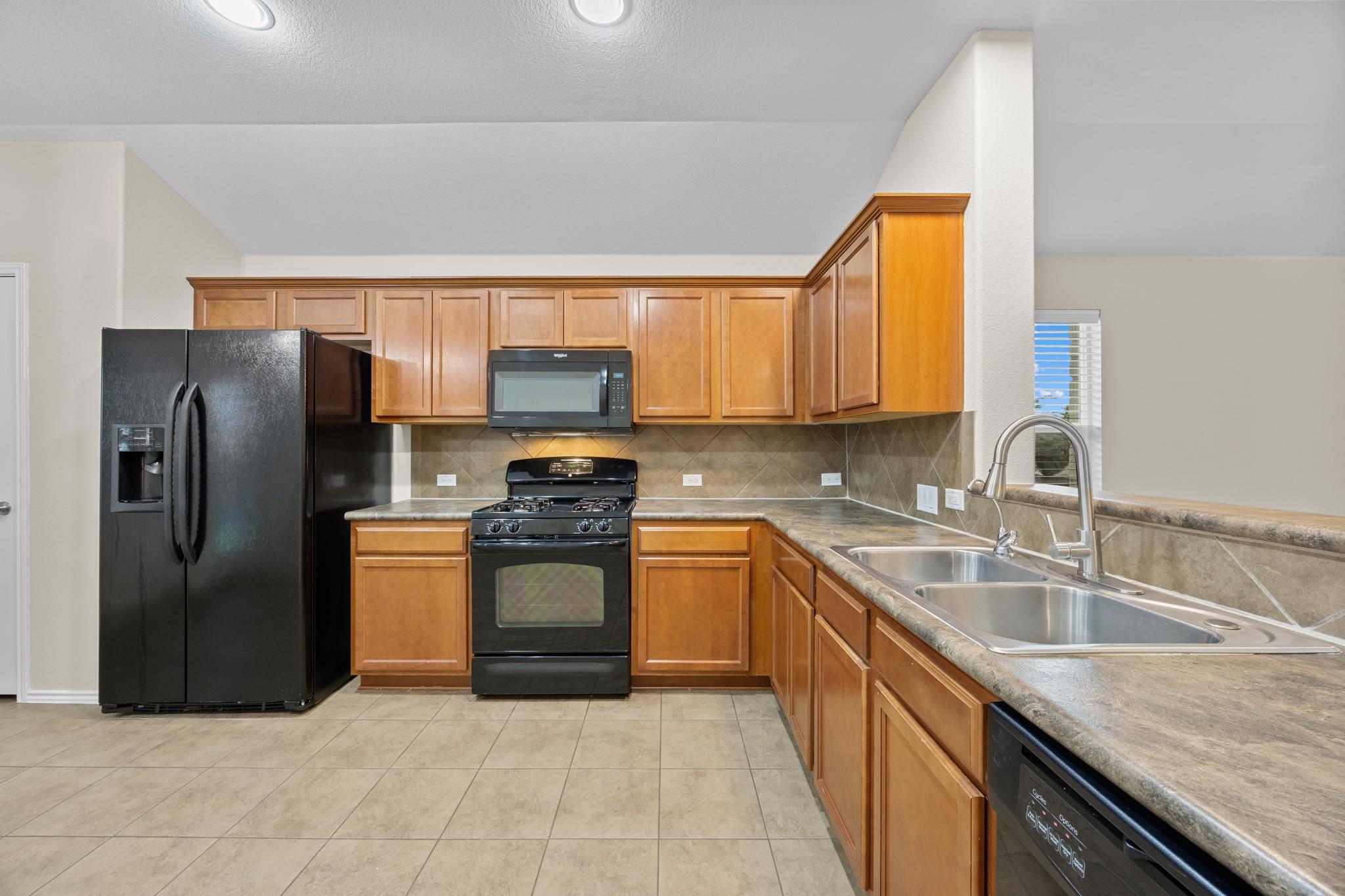 418 Nottingham Loop Kyle TX 78640