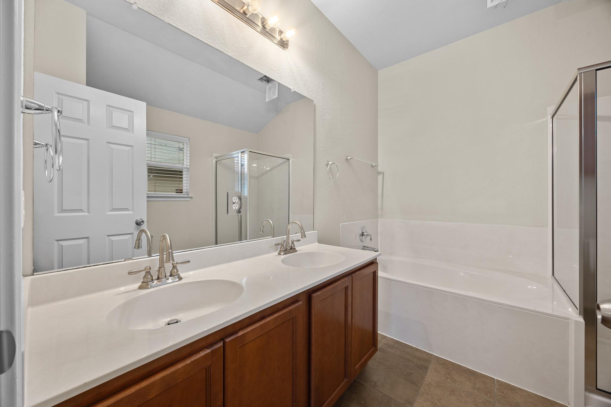 418 Nottingham Loop Kyle TX 78640