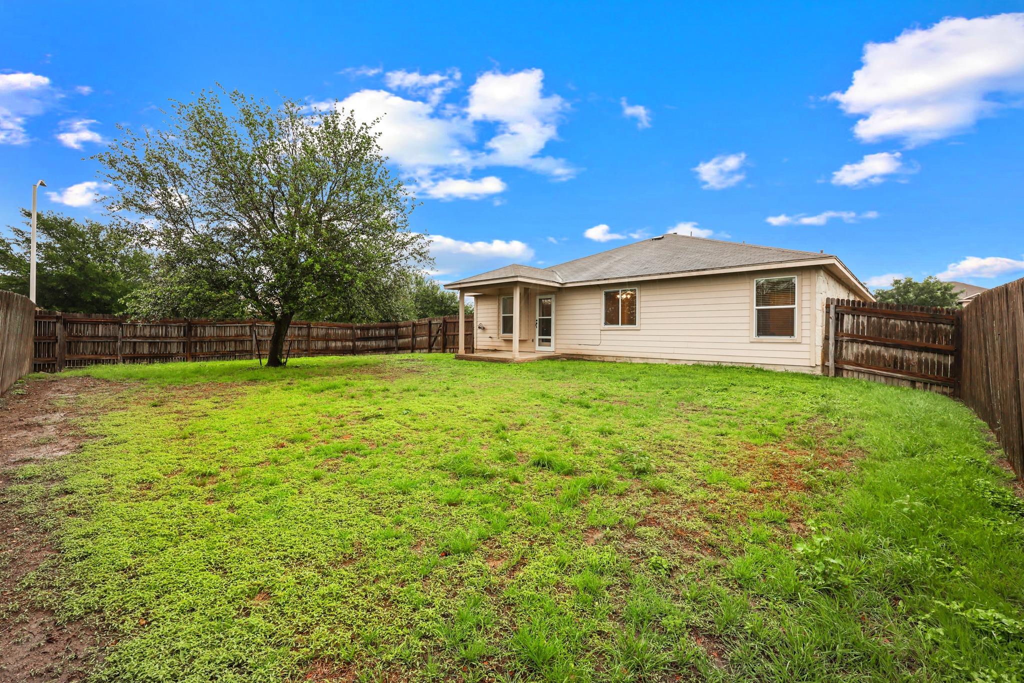 418 Nottingham Loop Kyle TX 78640