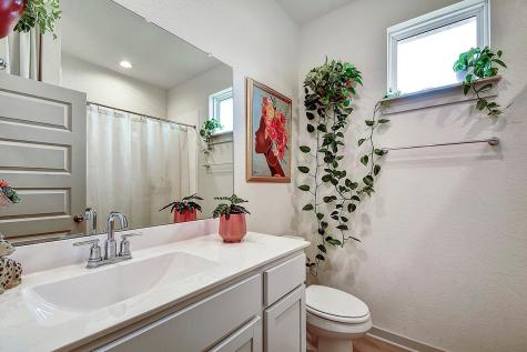 228 Greens Bayou Trail Hutto TX 78634