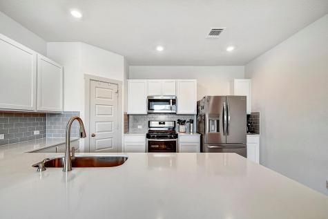 228 Greens Bayou Trail Hutto TX 78634