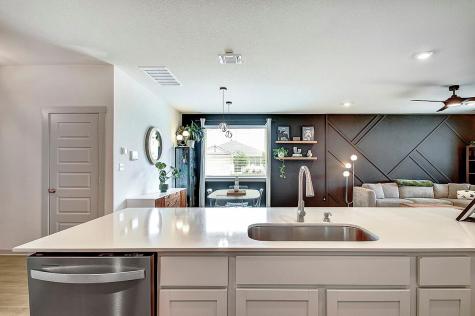 228 Greens Bayou Trail Hutto TX 78634
