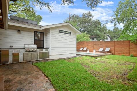 207 El Paso Street Austin TX 78704