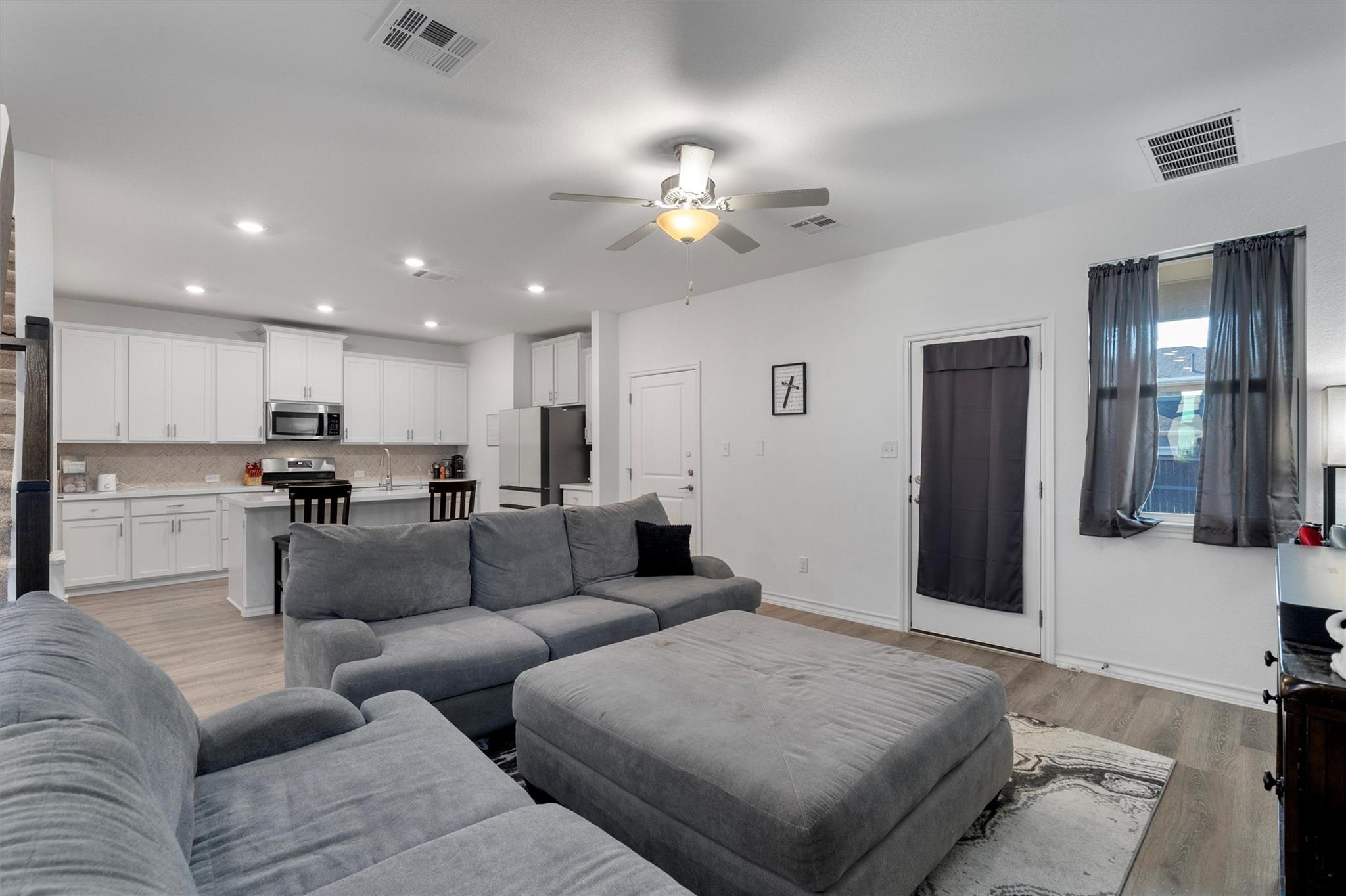 102 Gracie Way Hutto TX 78634