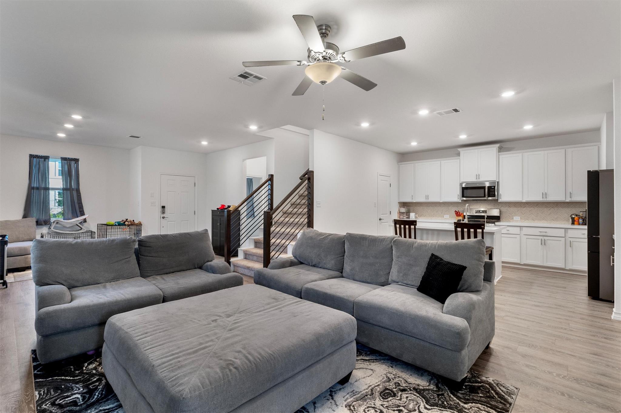 102 Gracie Way Hutto TX 78634