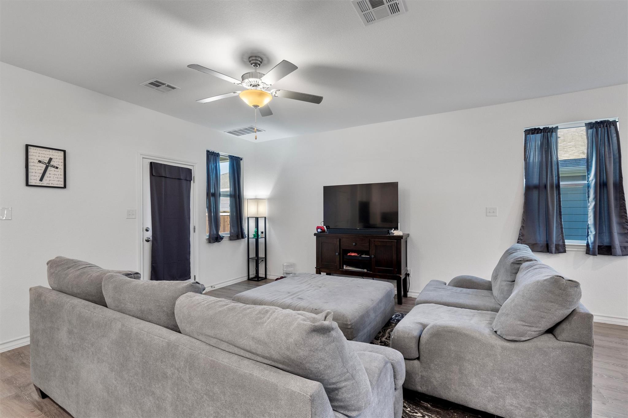 102 Gracie Way Hutto TX 78634