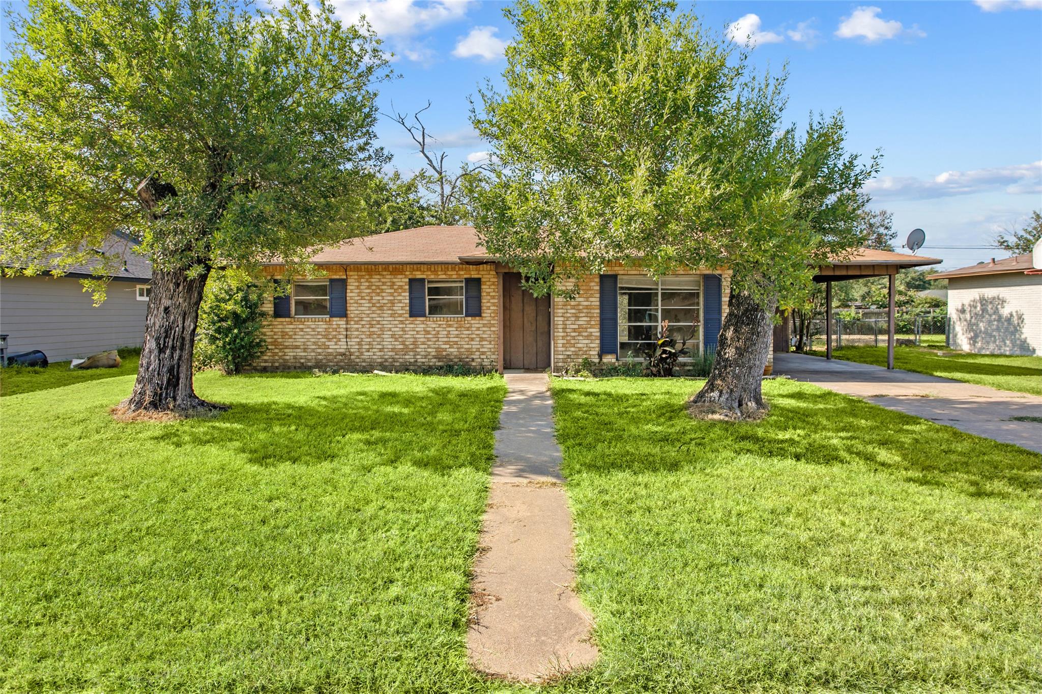 160 Gaeke Street Giddings TX 78942