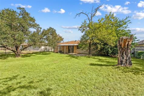 160 Gaeke Street Giddings TX 78942