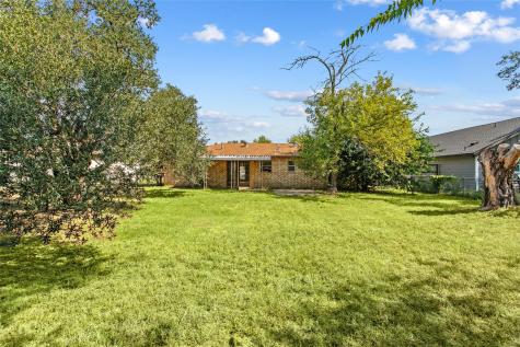 160 Gaeke Street Giddings TX 78942