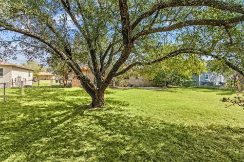 160 Gaeke Street Giddings TX 78942