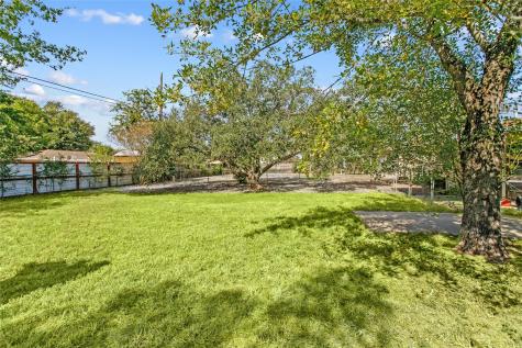 160 Gaeke Street Giddings TX 78942