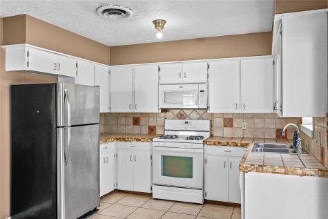 160 Gaeke Street Giddings TX 78942