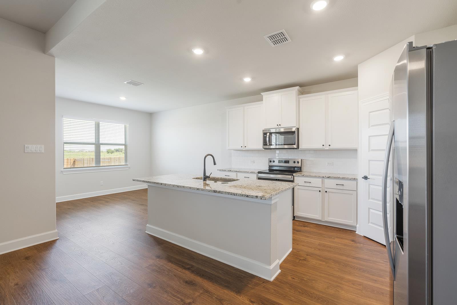 513 W Luna Blue Lane Jarrell TX 76537