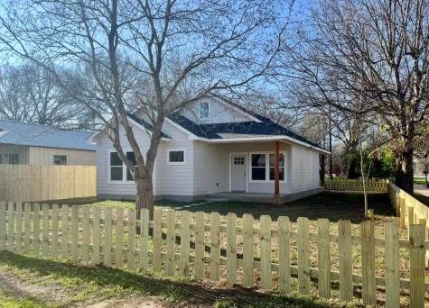 400 Washington Street Smithville TX 78957