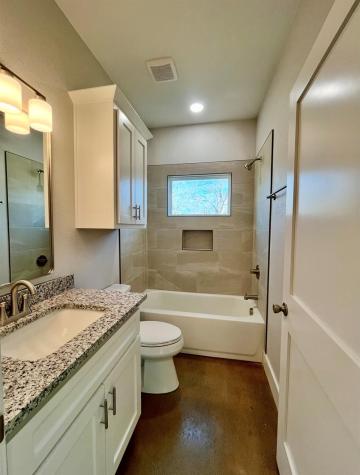 400 Washington Street Smithville TX 78957