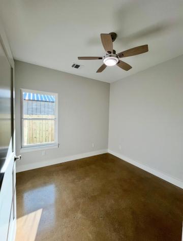 400 Washington Street Smithville TX 78957