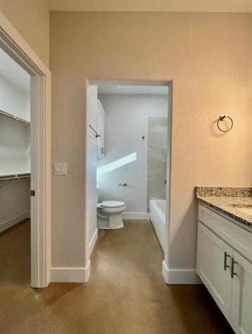 400 Washington Street Smithville TX 78957