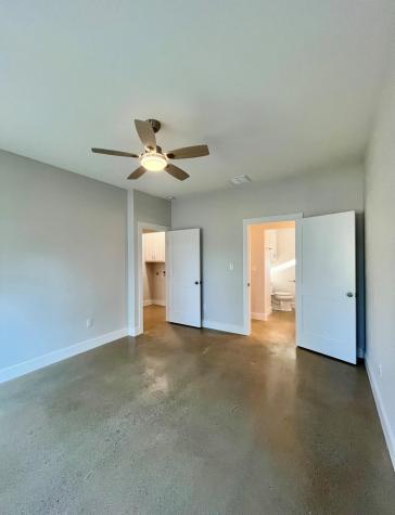 400 Washington Street Smithville TX 78957