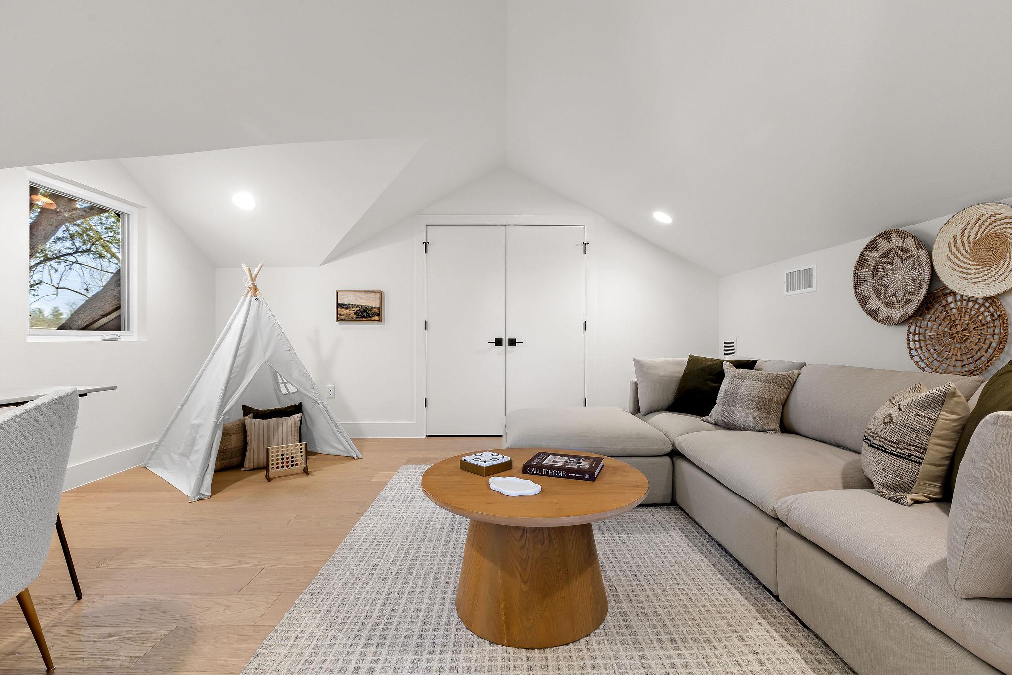 3104 Pinecrest Drive Austin TX 78757