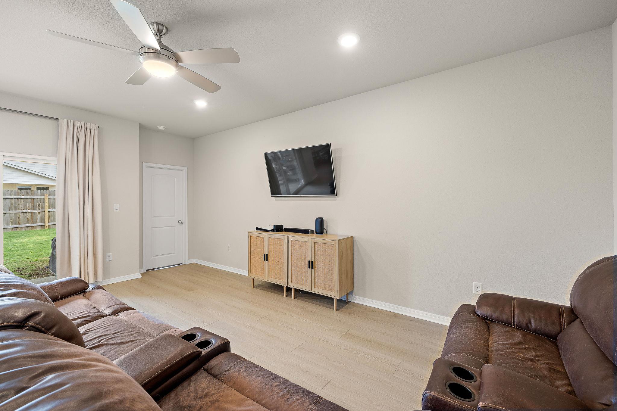 142 Prairie Falls Drive Hutto TX 78634