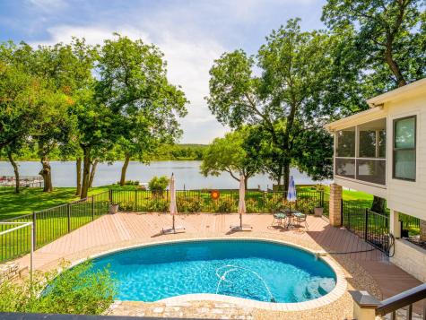 313 Meadowlakes Drive Meadowlakes TX 78654