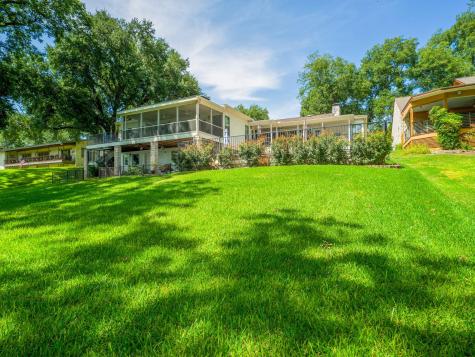 313 Meadowlakes Drive Meadowlakes TX 78654