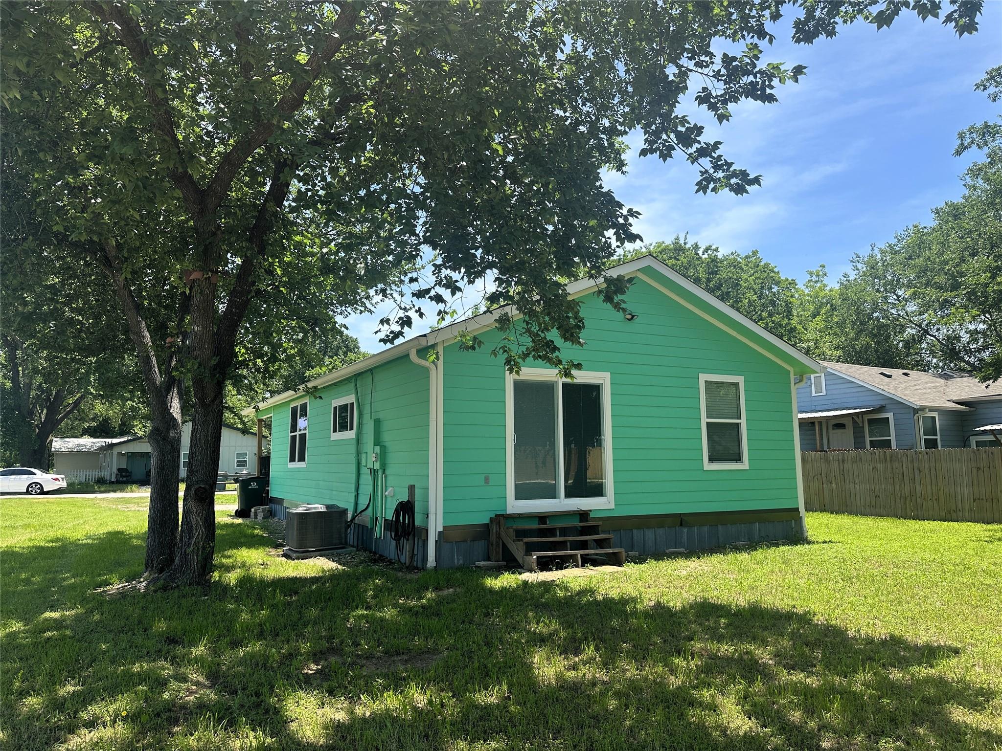 200 Prima Street Smithville TX 78957
