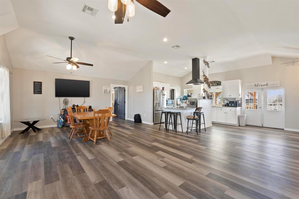 1105 County Road 422 Bartlett TX 76511