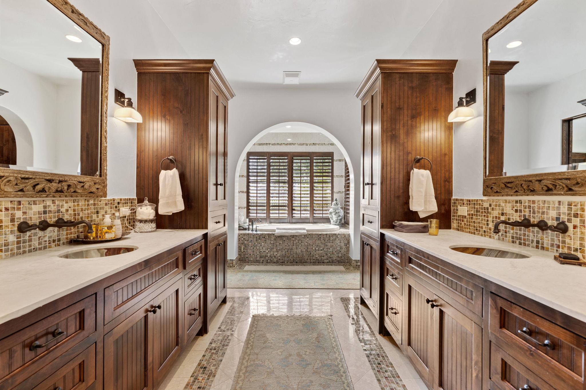 119 Plaza Escondido Horseshoe Bay TX 78657