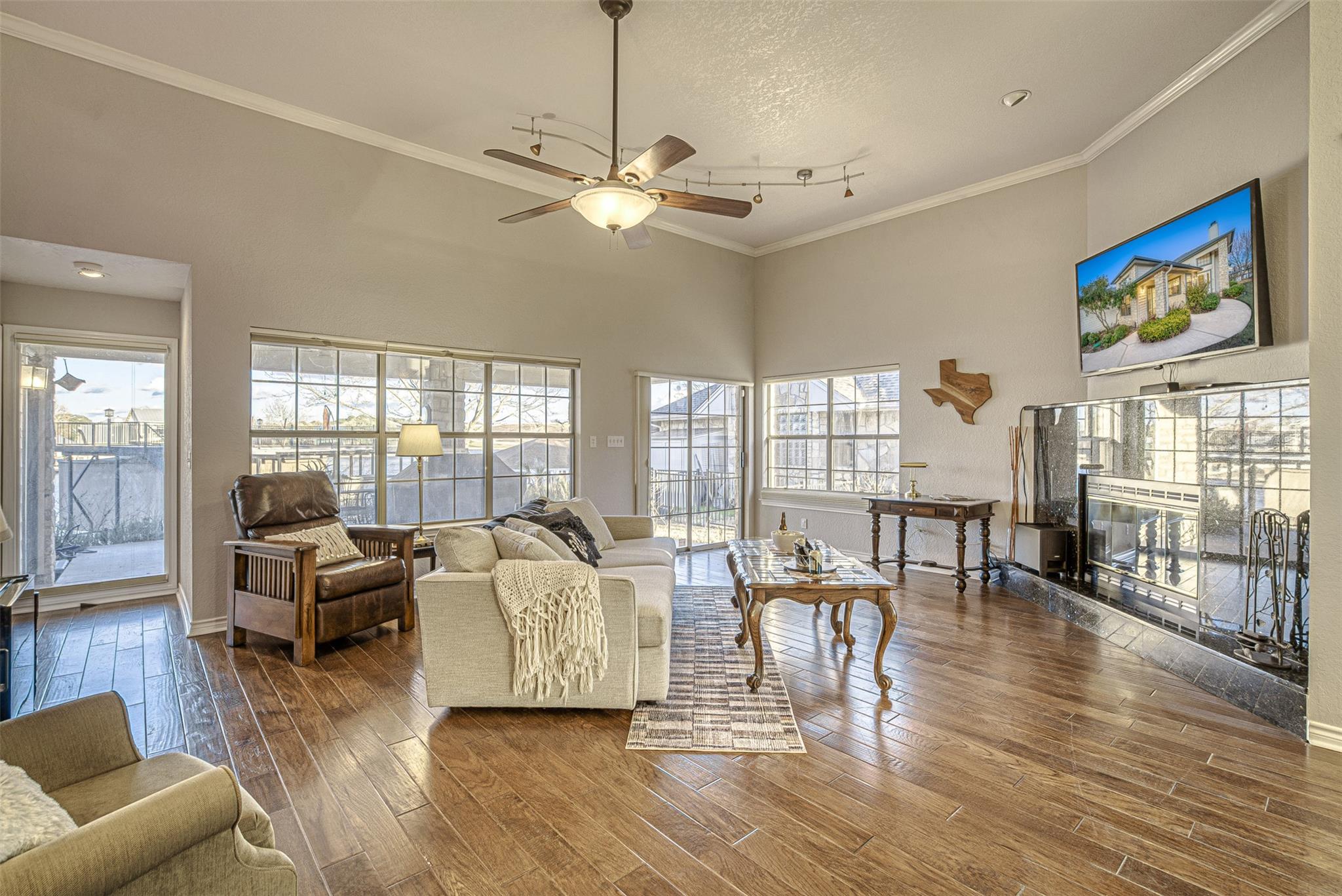 609 E Briarway Drive Granite Shoals TX 78654
