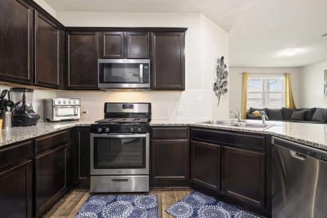 204 Rochester Lane Hutto TX 78634