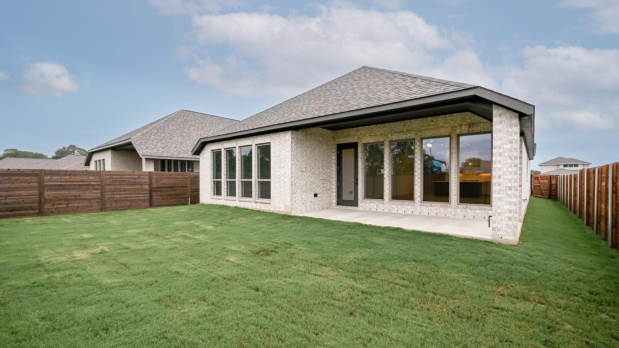 315 Foxfire Cove Lockhart TX 78644
