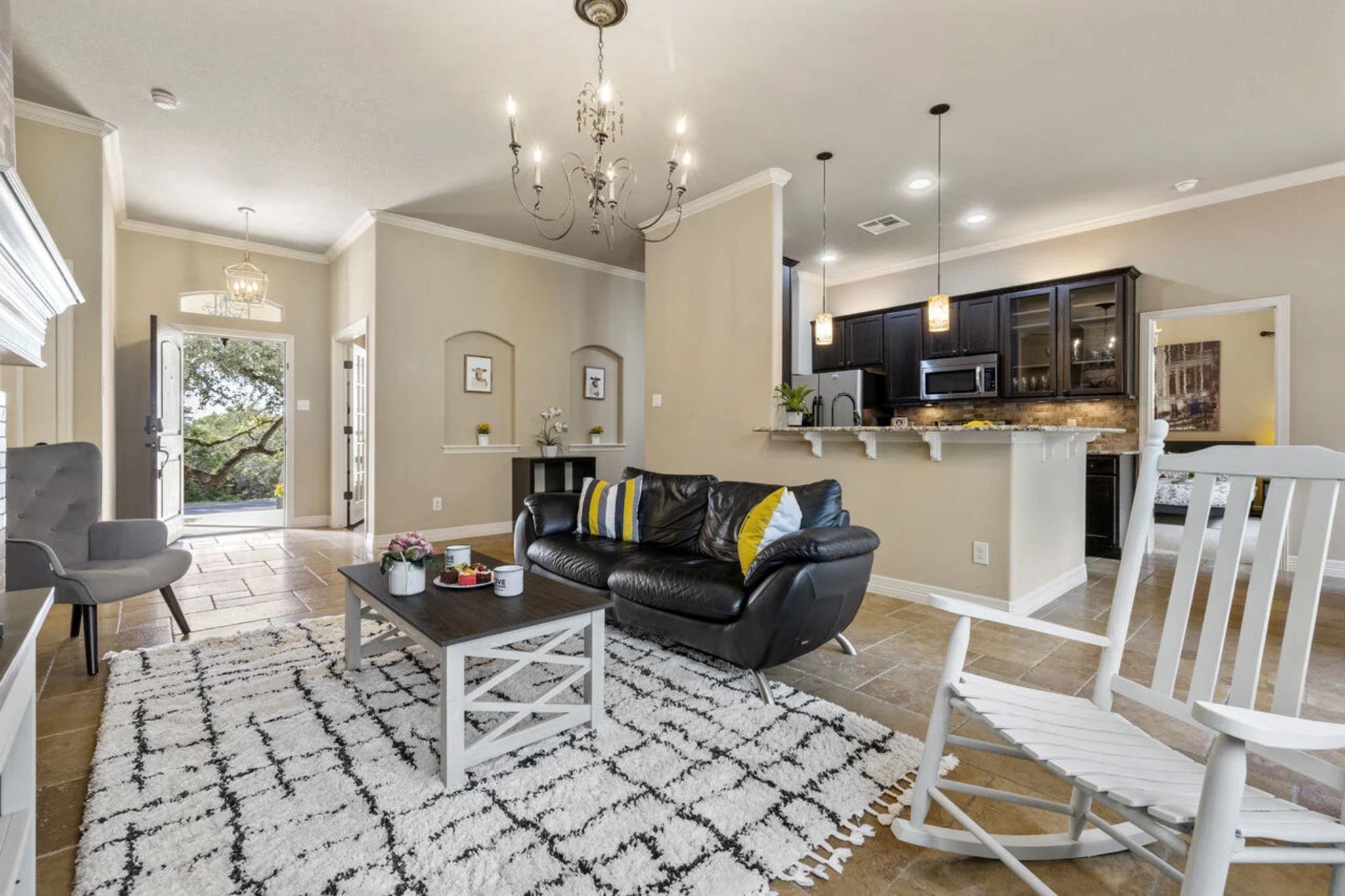 10033 Longhorn Skyway Dripping Springs TX 78620