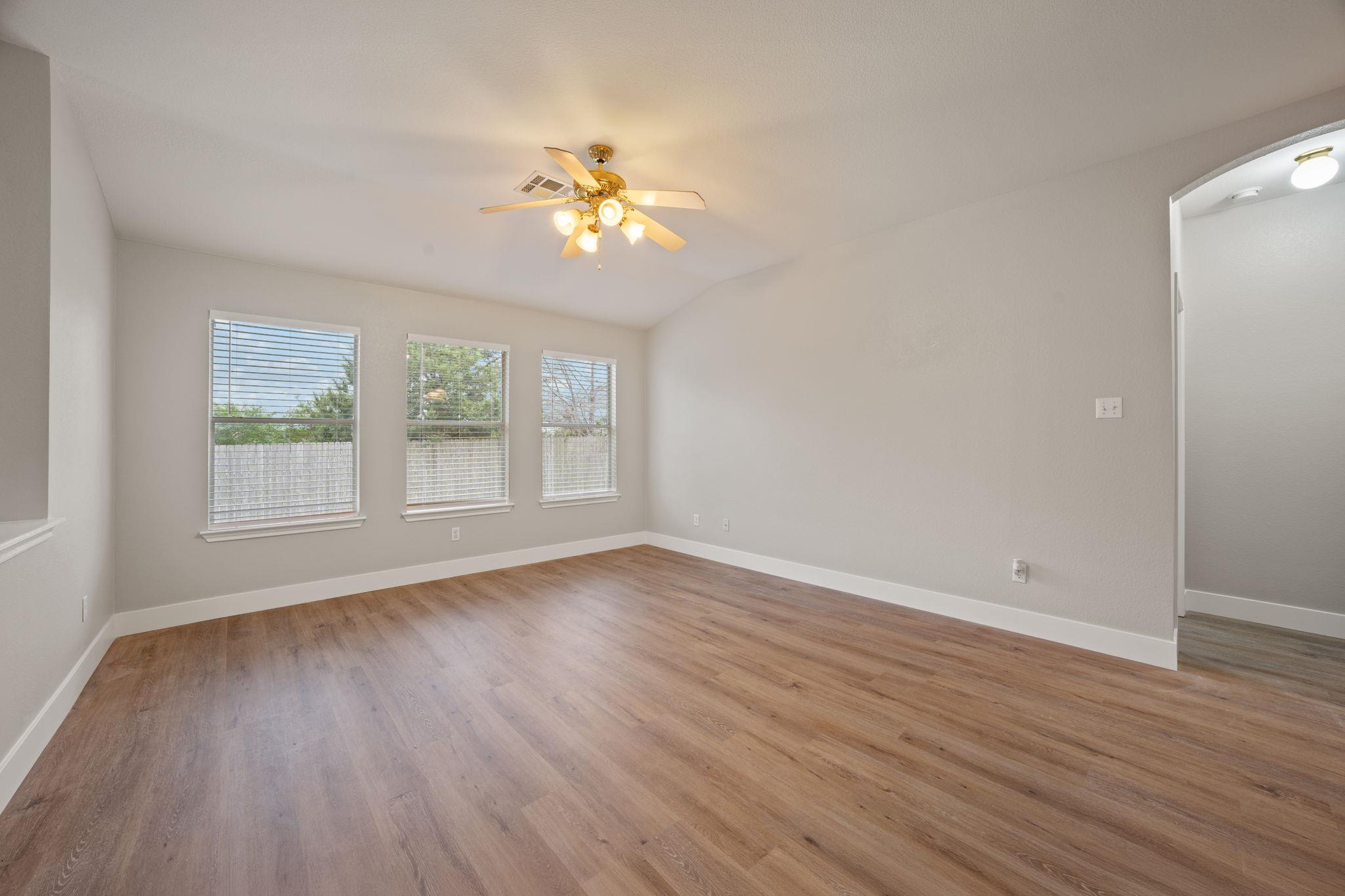 1056 Kenneys Way Round Rock TX 78665