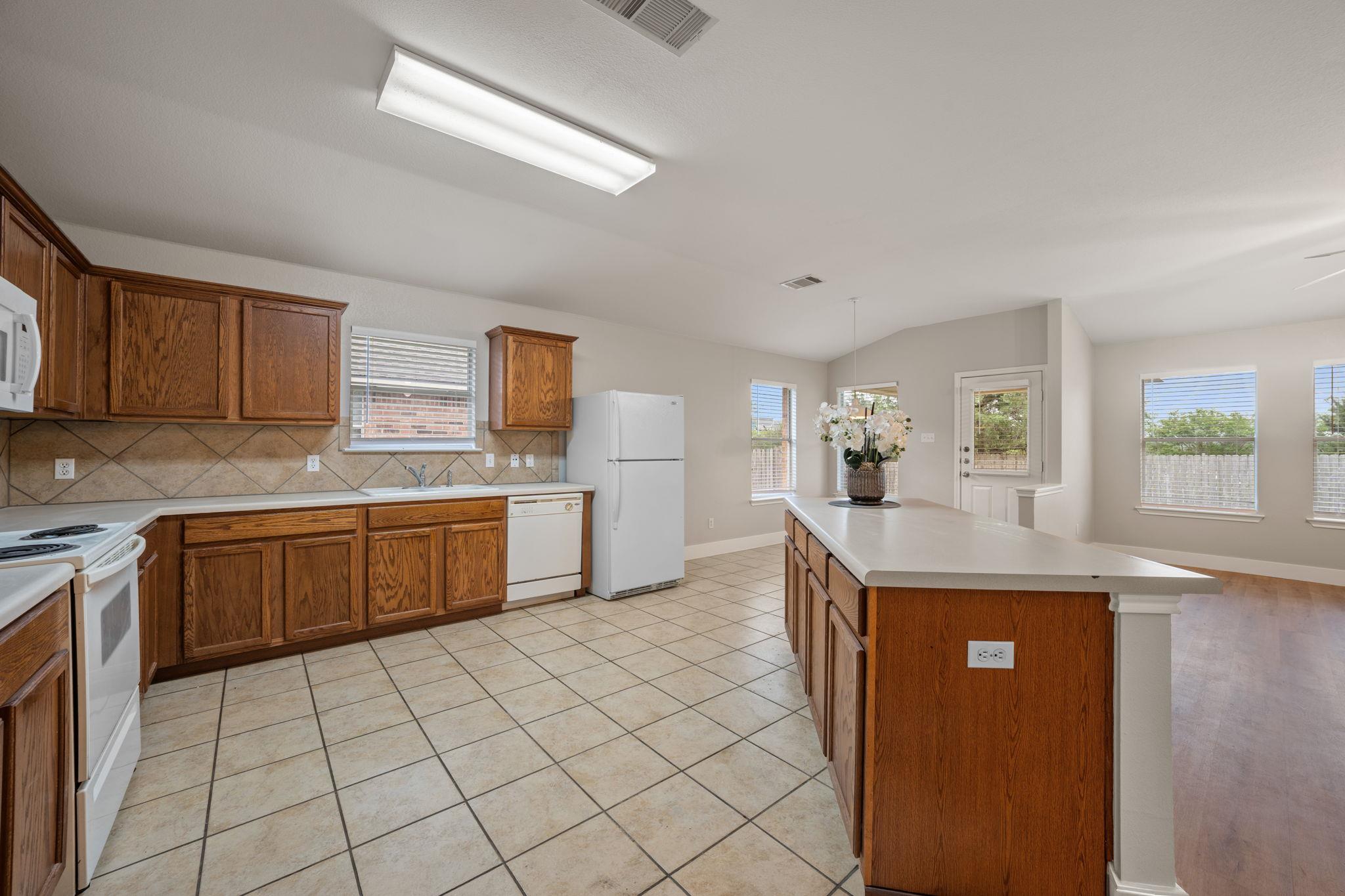1056 Kenneys Way Round Rock TX 78665