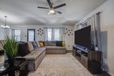 1201 N Darjeeling Drive Pflugerville TX 78660