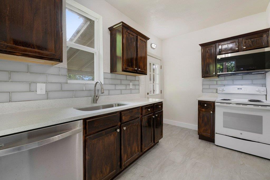 102 Patricks Alley Liberty Hill TX 78642
