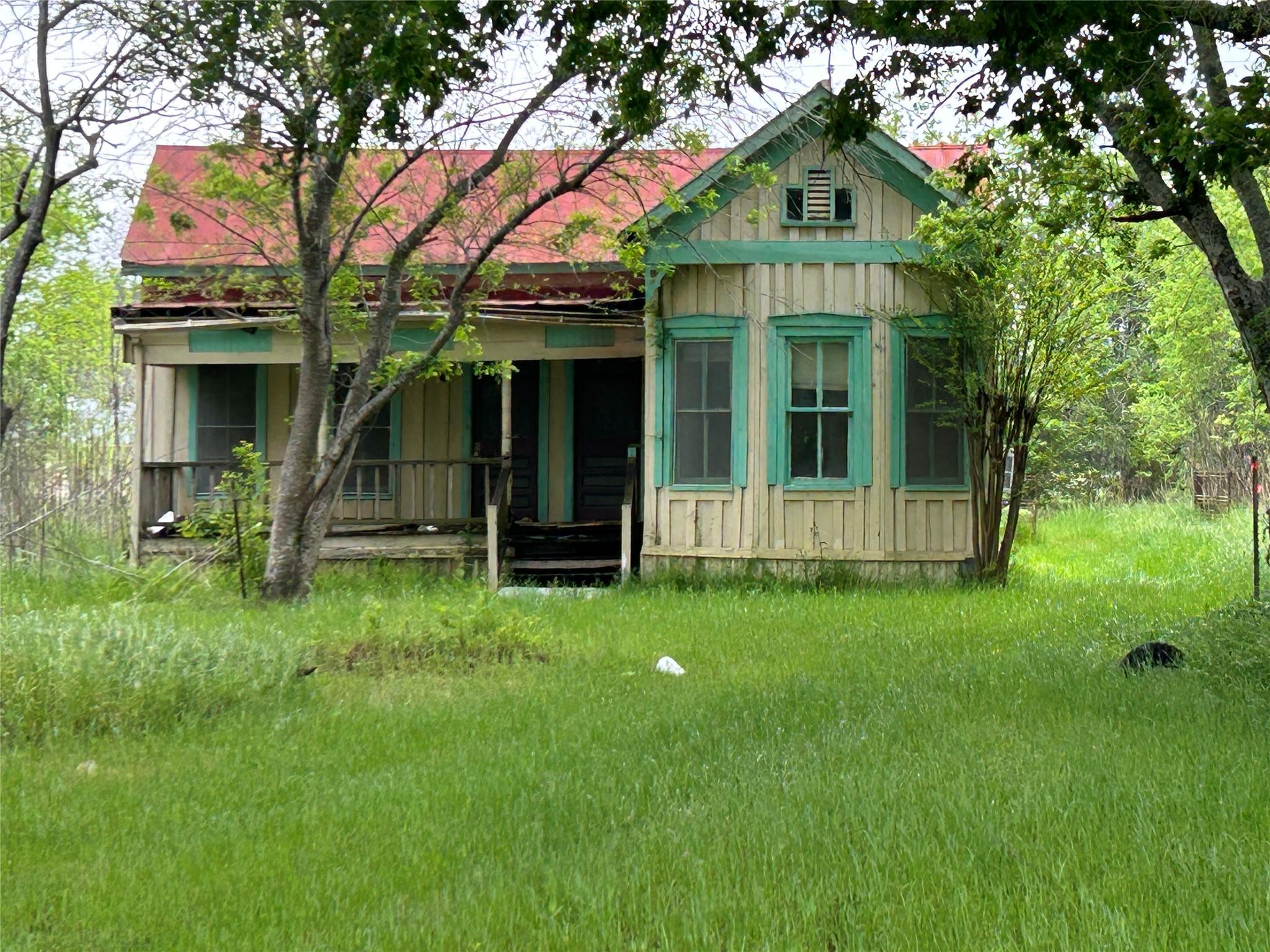211, 205, 206 E Thigpen Street Carmine TX 78932