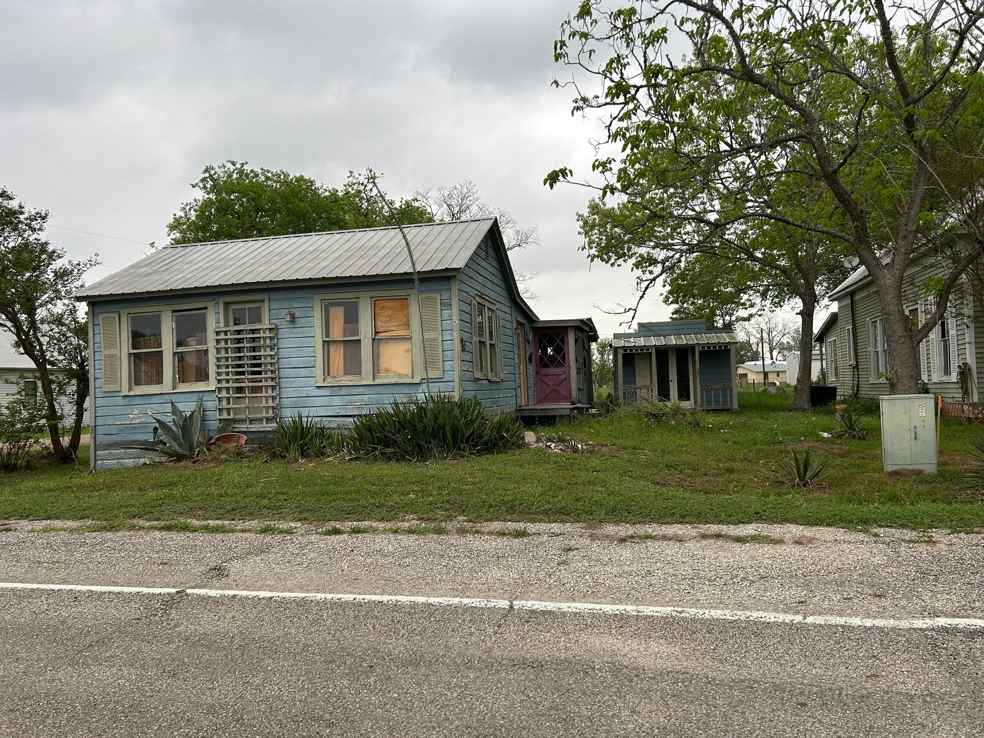 211, 205, 206 E Thigpen Street Carmine TX 78932