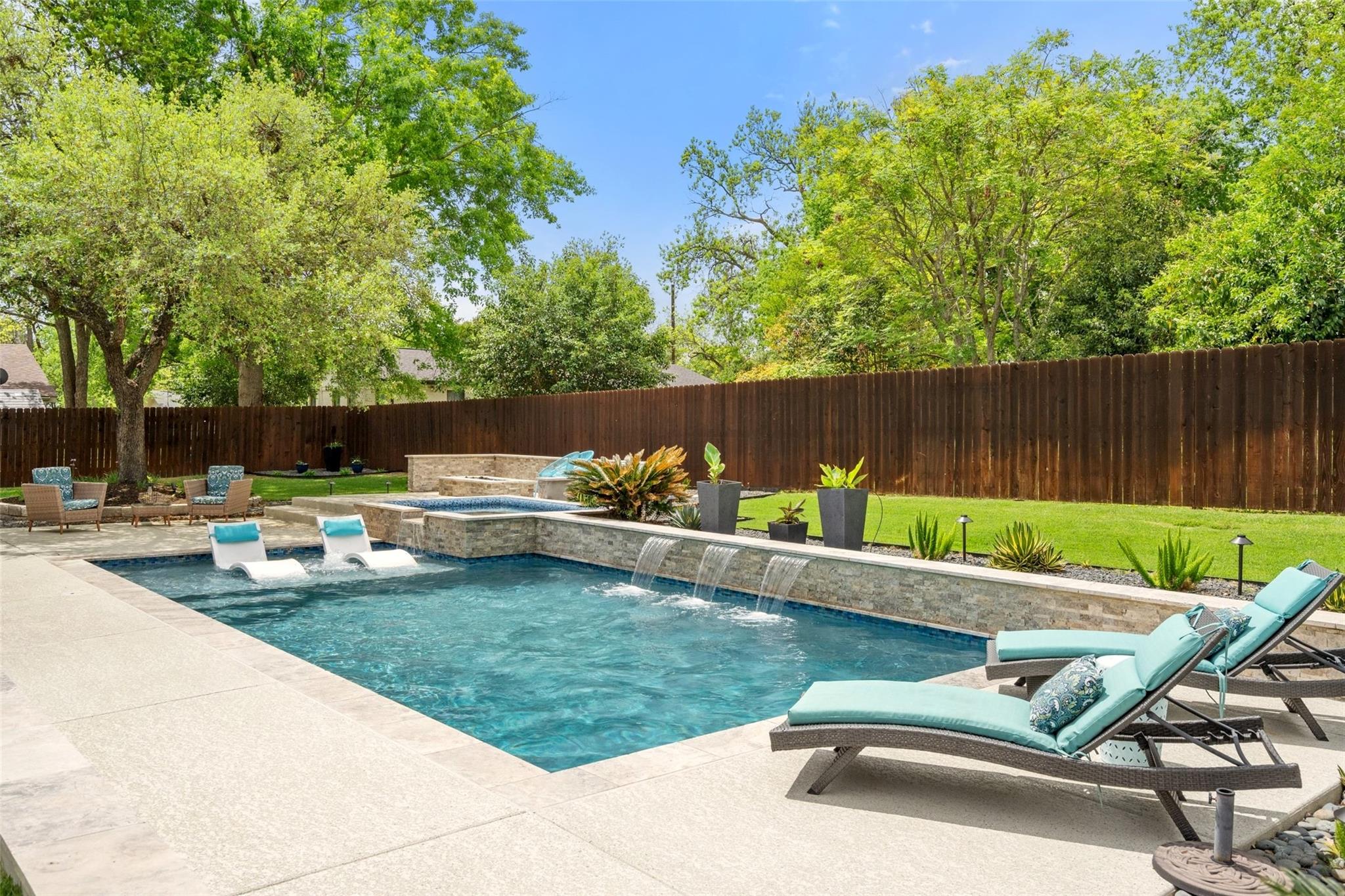 1614 S College Street Georgetown TX 78626